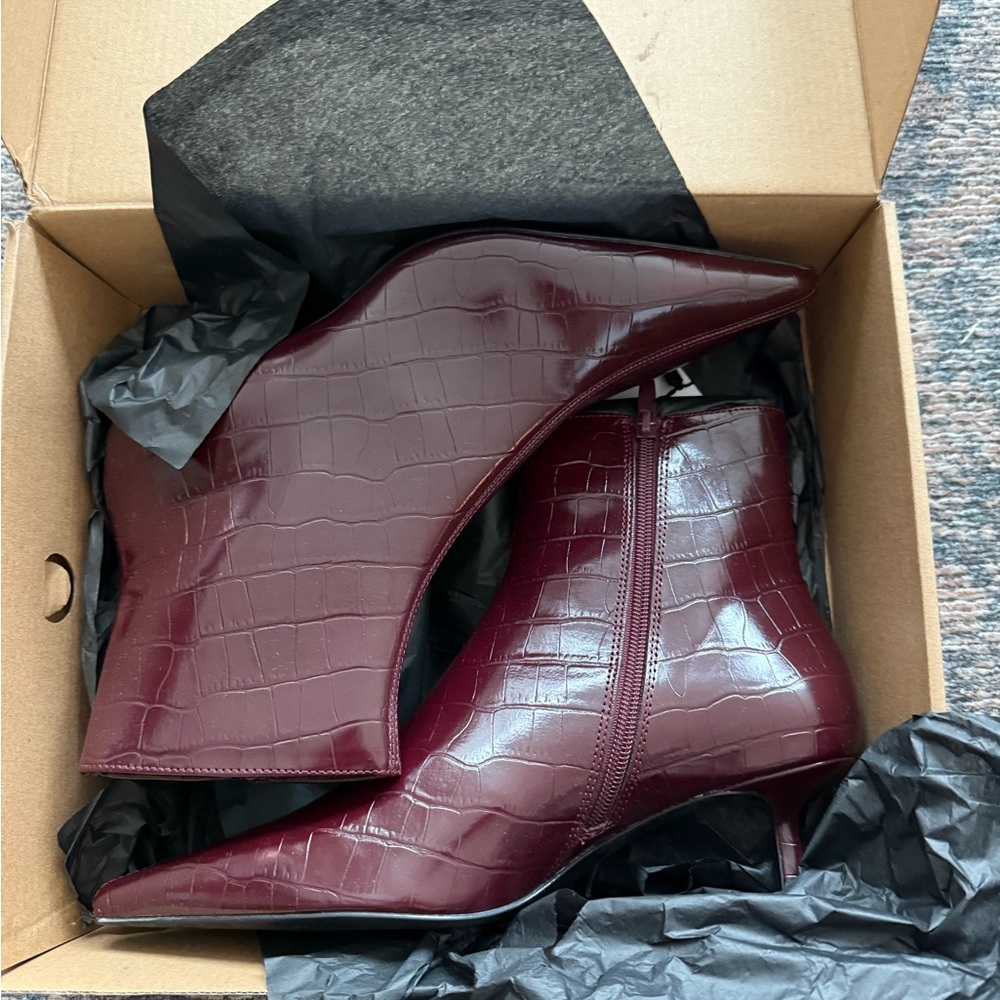 Mango Burgundy Heeled Boots - size 9- new